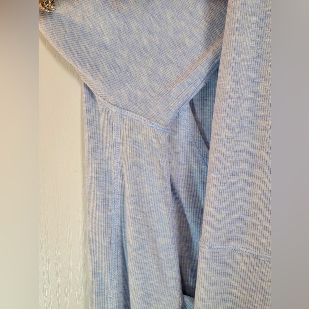 Lululemon Loved and Lifted Long Sleeve•Open Back-Heather Daydream•LIKE NEW•6 - Picture 12 of 15
